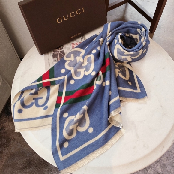 ✨️💎Authentic 💎Gucci scarf - Picture 1 of 6